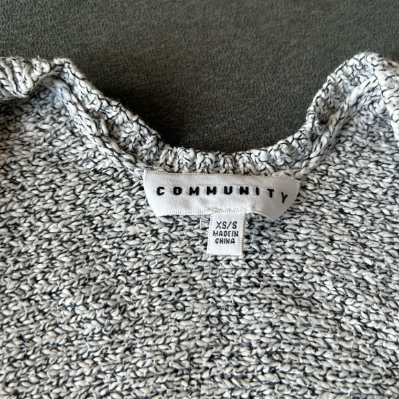 Community lonic Cape - Picture 5 of 9